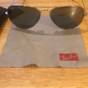Ray-Ban Classic Aviator Glasses crisp!